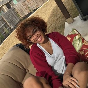 Meet your Posher, Anicia